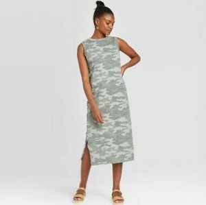Sleeveless camo dress